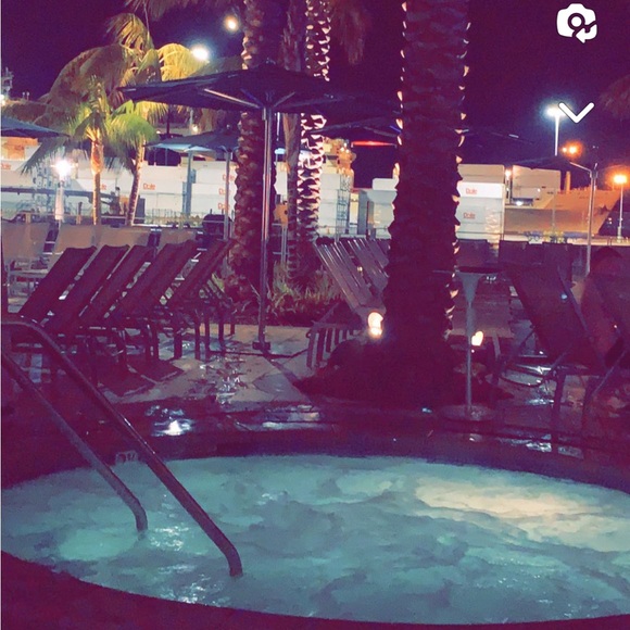 Meet your Posher, Richard Chevez - Picture 7 of 10